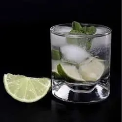 Míchaný nápoj Cachaca