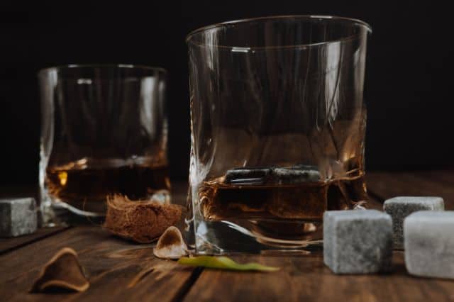 Chladící kameny do whisky